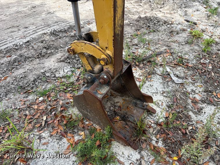 image for item DU0460 2019 Caterpillar 301.7 CR mini excavator