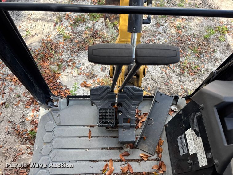 image for item DU0460 2019 Caterpillar 301.7 CR mini excavator