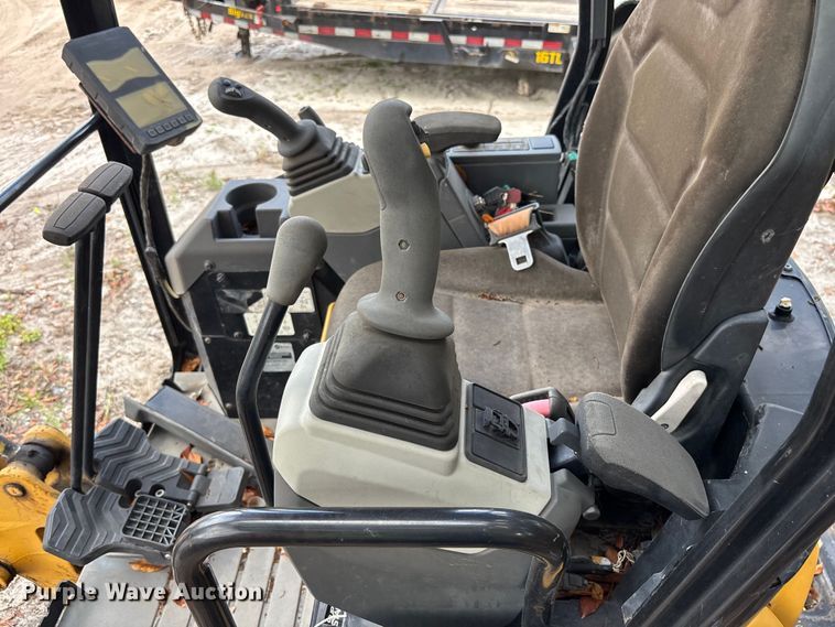 image for item DU0460 2019 Caterpillar 301.7 CR mini excavator