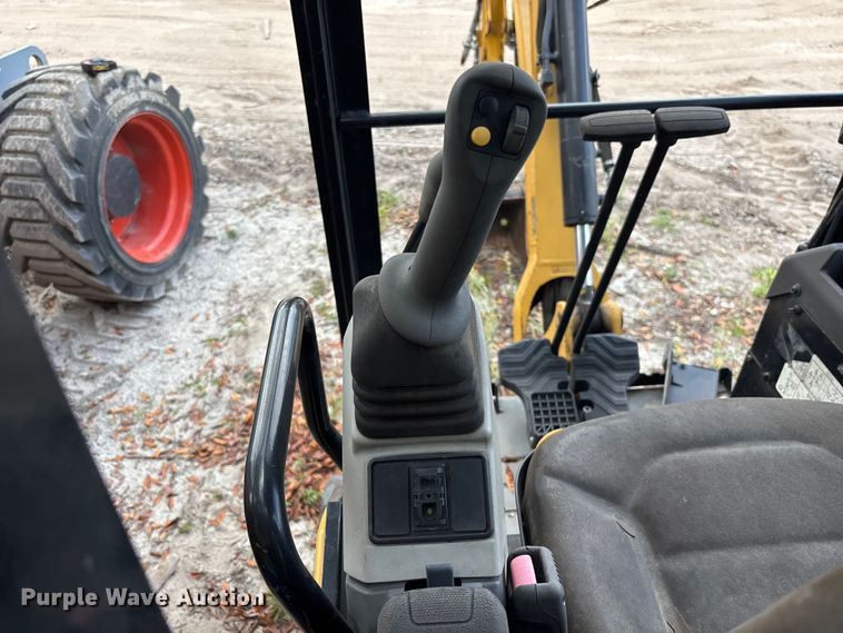 image for item DU0460 2019 Caterpillar 301.7 CR mini excavator