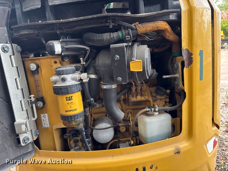 image for item DU0460 2019 Caterpillar 301.7 CR mini excavator