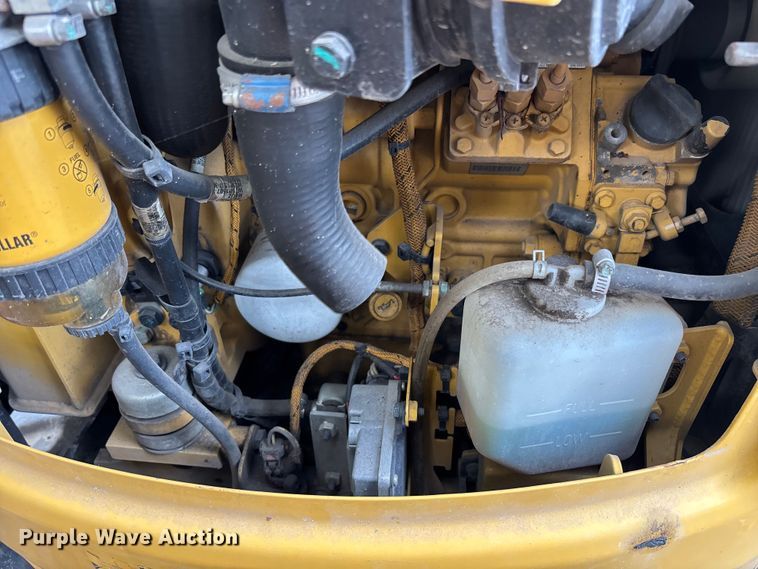 image for item DU0460 2019 Caterpillar 301.7 CR mini excavator