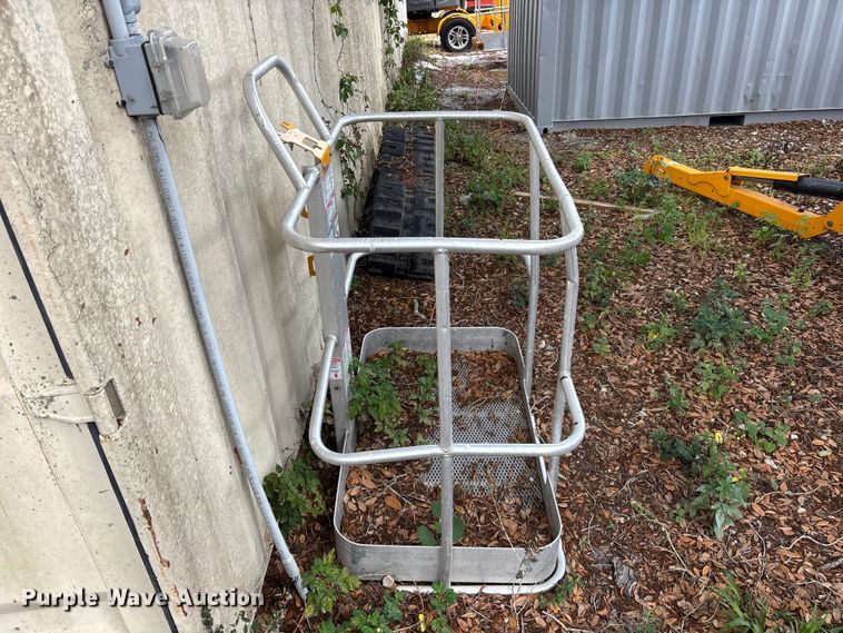 image for item DU0461 2022 Haulotte 5533A boom lift