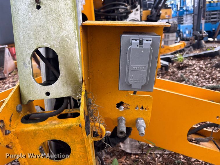 image for item DU0461 2022 Haulotte 5533A boom lift