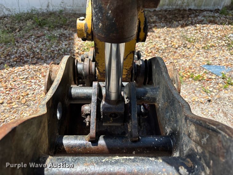image for item DU0463 2019 Caterpillar 303.5E2 CR mini excavator
