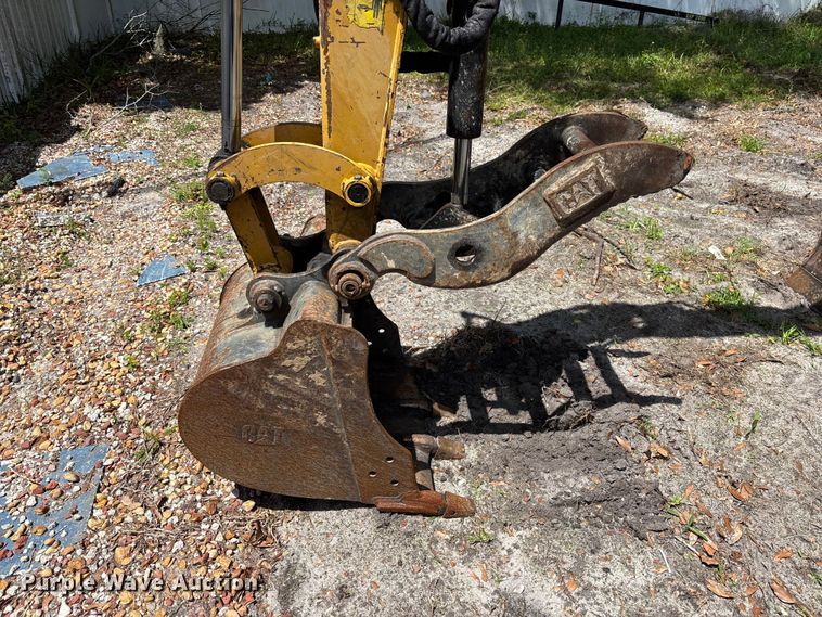 image for item DU0463 2019 Caterpillar 303.5E2 CR mini excavator