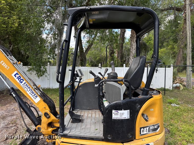 image for item DU0463 2019 Caterpillar 303.5E2 CR mini excavator