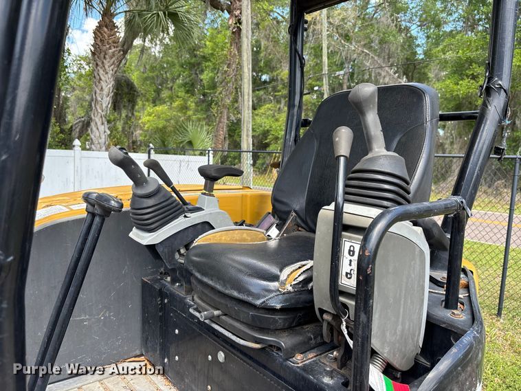 image for item DU0463 2019 Caterpillar 303.5E2 CR mini excavator