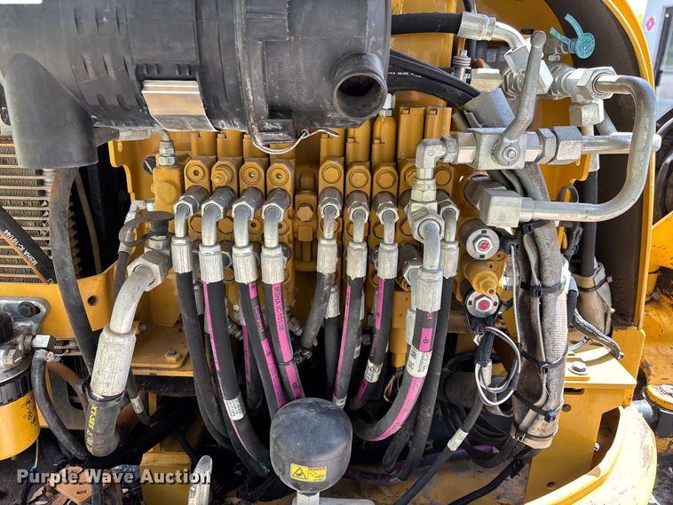 image for item DU0463 2019 Caterpillar 303.5E2 CR mini excavator