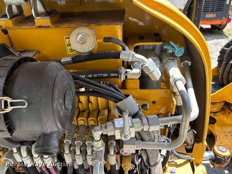 image for item DU0463 2019 Caterpillar 303.5E2 CR mini excavator