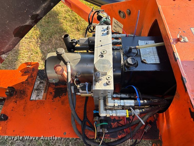 image for item DU0464 2016 JLG T350 boom lift