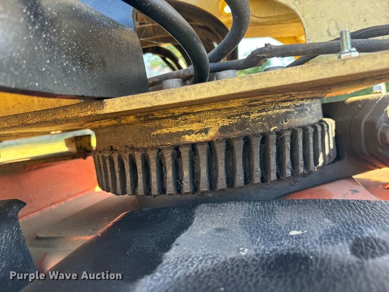 image for item DU0464 2016 JLG T350 boom lift