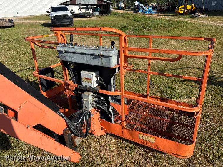 image for item DU0465 2005 JLG 860SJ boom lift
