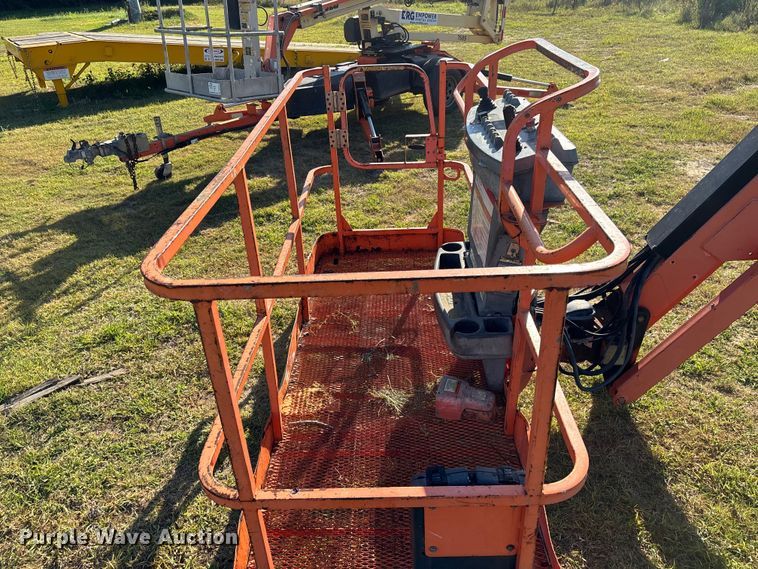 image for item DU0465 2005 JLG 860SJ boom lift