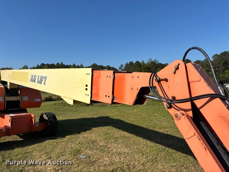 image for item DU0465 2005 JLG 860SJ boom lift