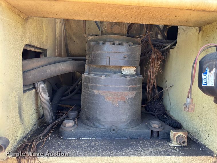 image for item DU0465 2005 JLG 860SJ boom lift