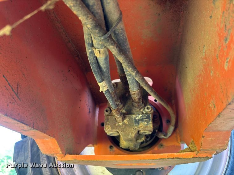 image for item DU0465 2005 JLG 860SJ boom lift