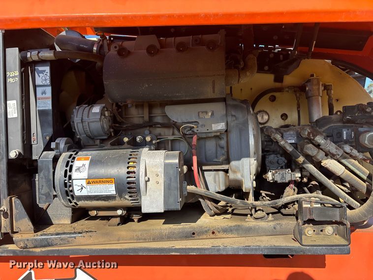 image for item DU0465 2005 JLG 860SJ boom lift