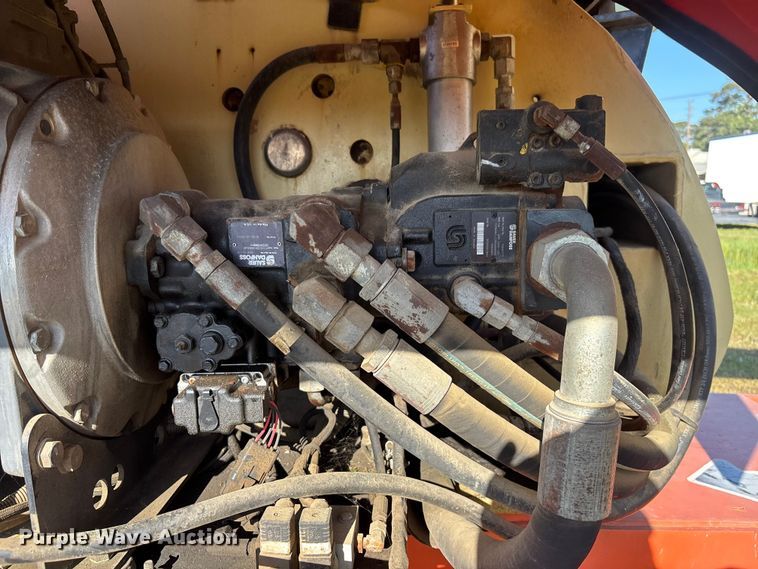 image for item DU0465 2005 JLG 860SJ boom lift