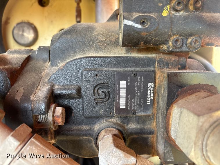 image for item DU0465 2005 JLG 860SJ boom lift