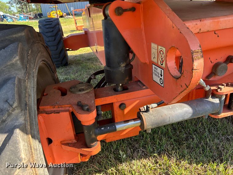 image for item DU0465 2005 JLG 860SJ boom lift