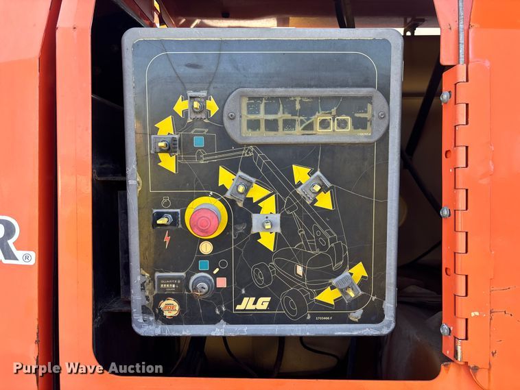 image for item DU0465 2005 JLG 860SJ boom lift