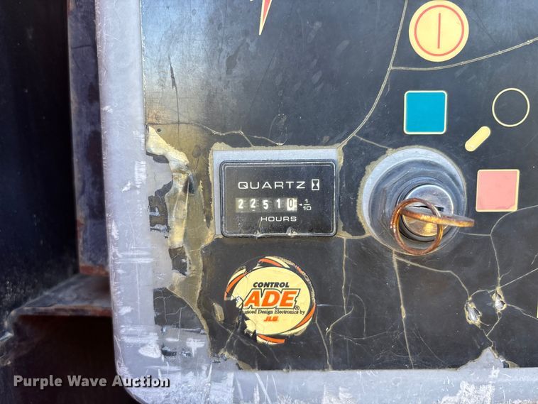 image for item DU0465 2005 JLG 860SJ boom lift