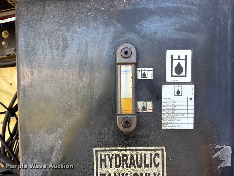 image for item DU0465 2005 JLG 860SJ boom lift