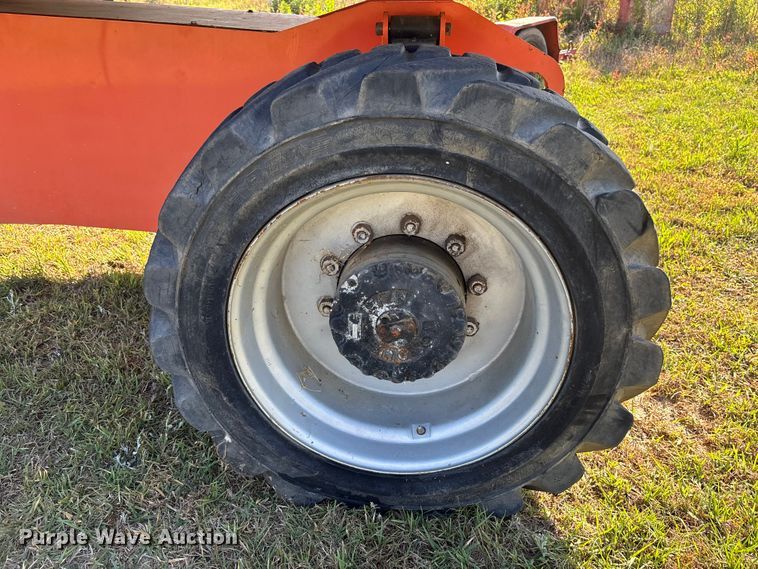 image for item DU0465 2005 JLG 860SJ boom lift