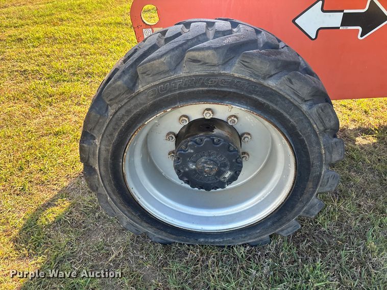 image for item DU0465 2005 JLG 860SJ boom lift