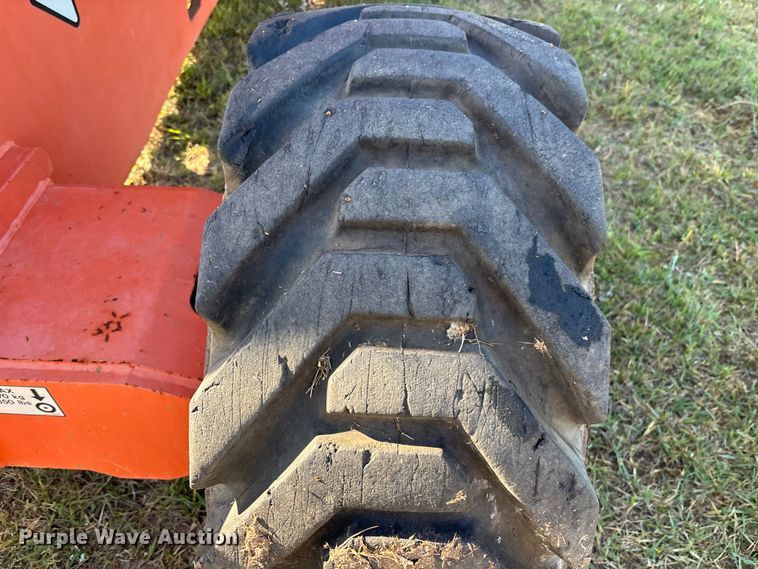 image for item DU0465 2005 JLG 860SJ boom lift