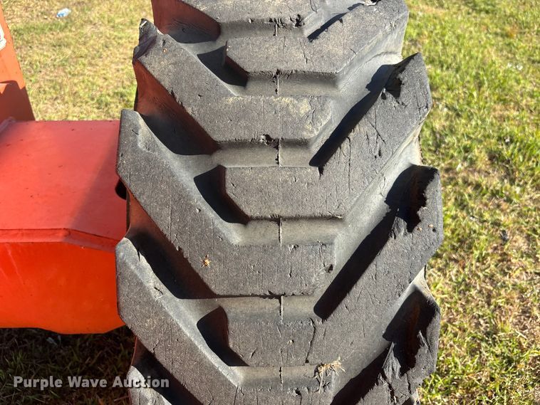 image for item DU0465 2005 JLG 860SJ boom lift