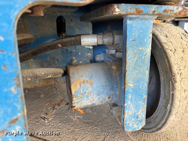 image for item DU0466 2010 Genie GR-20 vertical lift