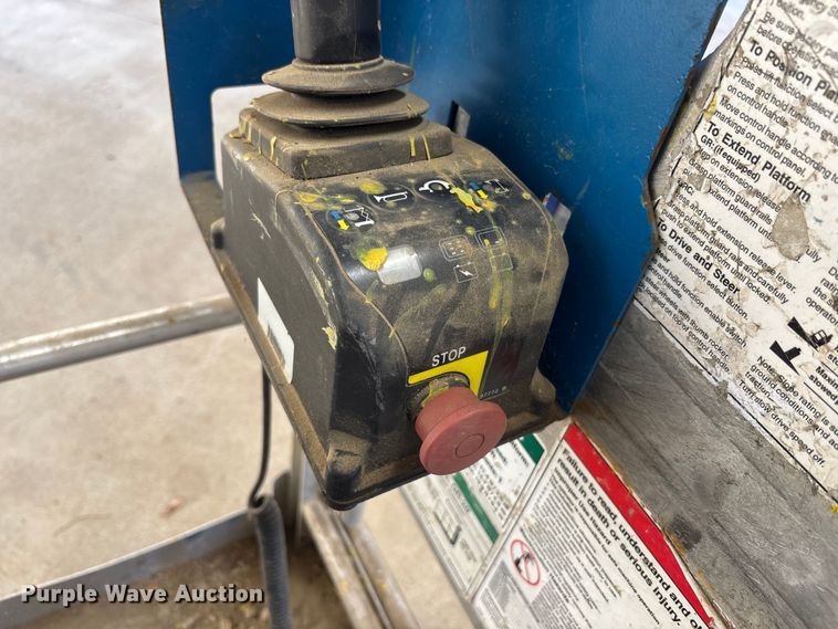 image for item DU0466 2010 Genie GR-20 vertical lift