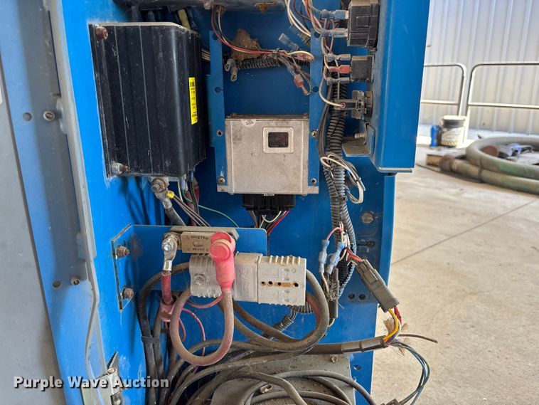 image for item DU0466 2010 Genie GR-20 vertical lift