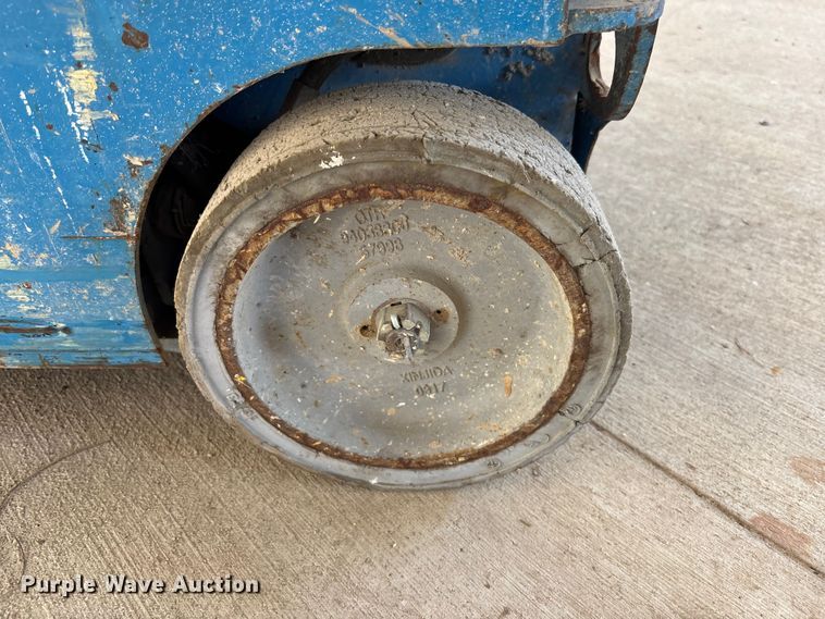 image for item DU0466 2010 Genie GR-20 vertical lift