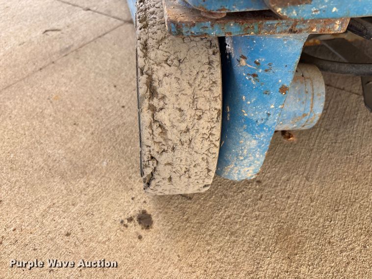 image for item DU0466 2010 Genie GR-20 vertical lift