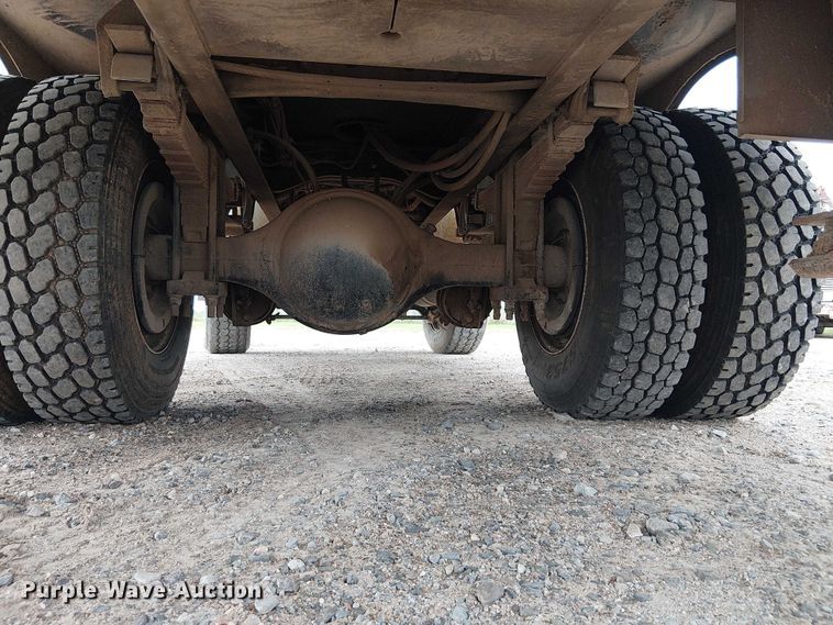 image for item DU3113 2005 International 7300 bucket truck