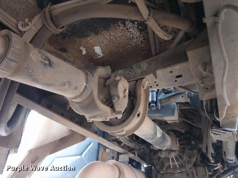 image for item DU3113 2005 International 7300 bucket truck