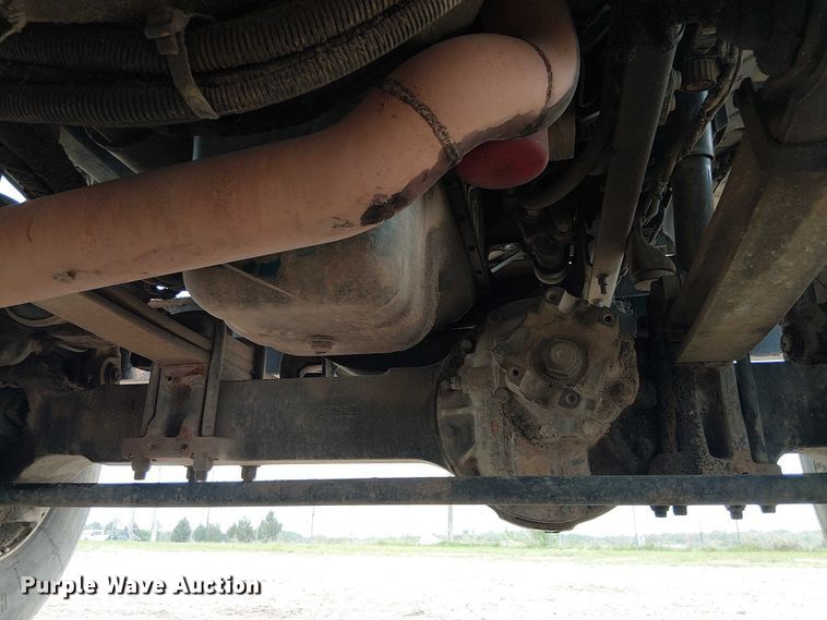 image for item DU3113 2005 International 7300 bucket truck