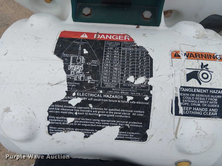 image for item DU3113 2005 International 7300 bucket truck