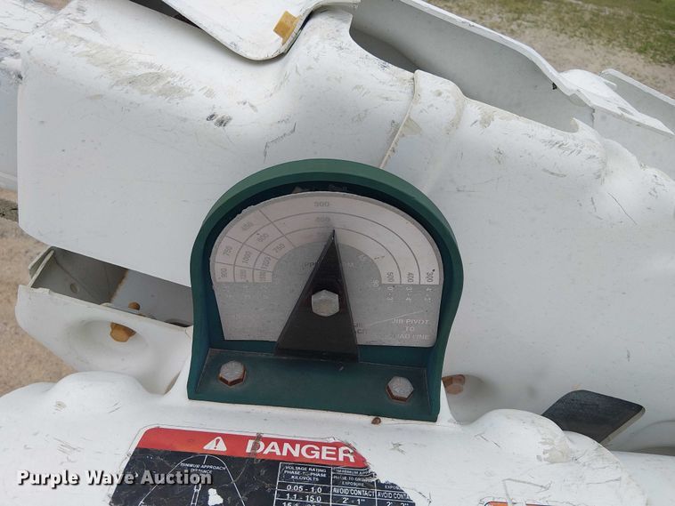 image for item DU3113 2005 International 7300 bucket truck