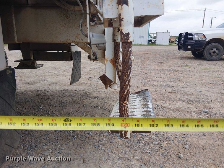 image for item DU3113 2005 International 7300 bucket truck