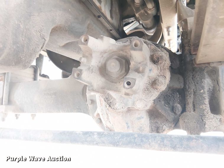 image for item DU3113 2005 International 7300 bucket truck