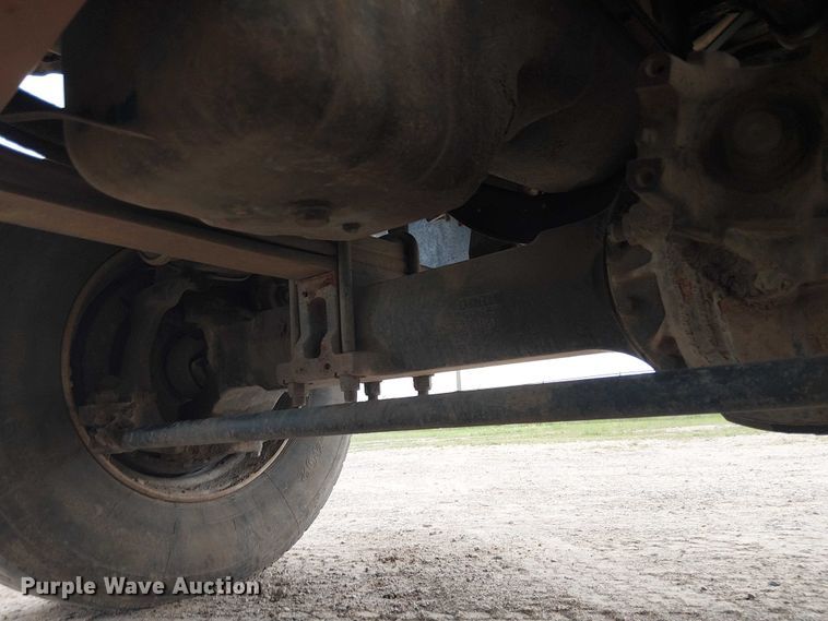 image for item DU3113 2005 International 7300 bucket truck