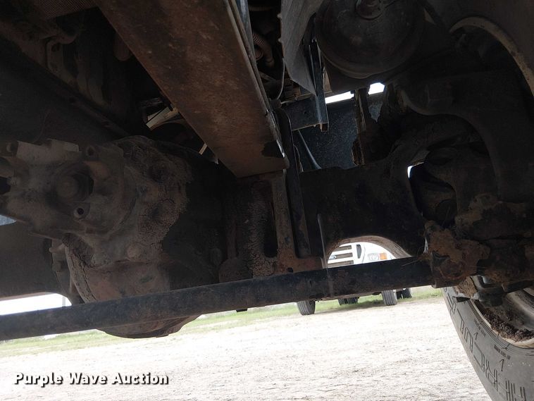 image for item DU3113 2005 International 7300 bucket truck