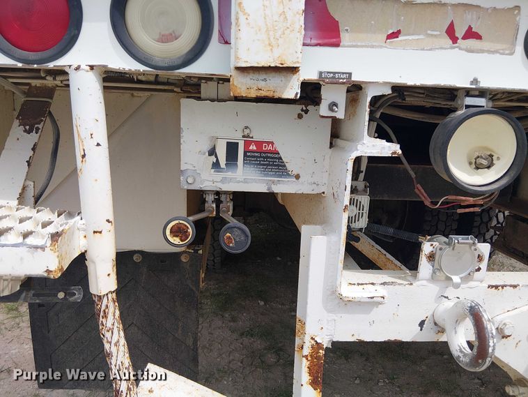 image for item DU3113 2005 International 7300 bucket truck