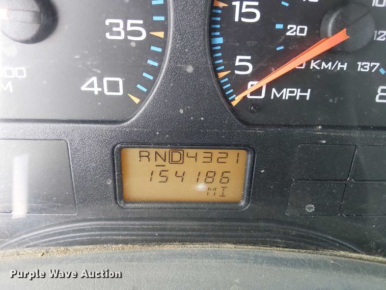 image for item DU3113 2005 International 7300 bucket truck