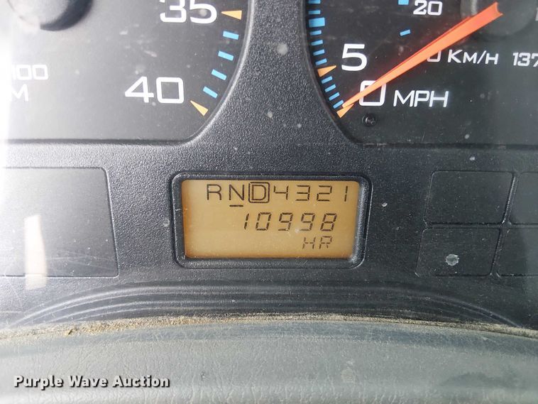 image for item DU3113 2005 International 7300 bucket truck