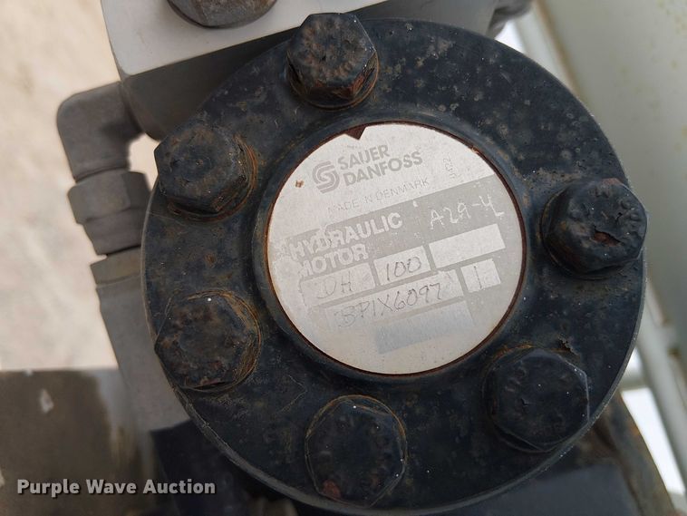 image for item DU3113 2005 International 7300 bucket truck